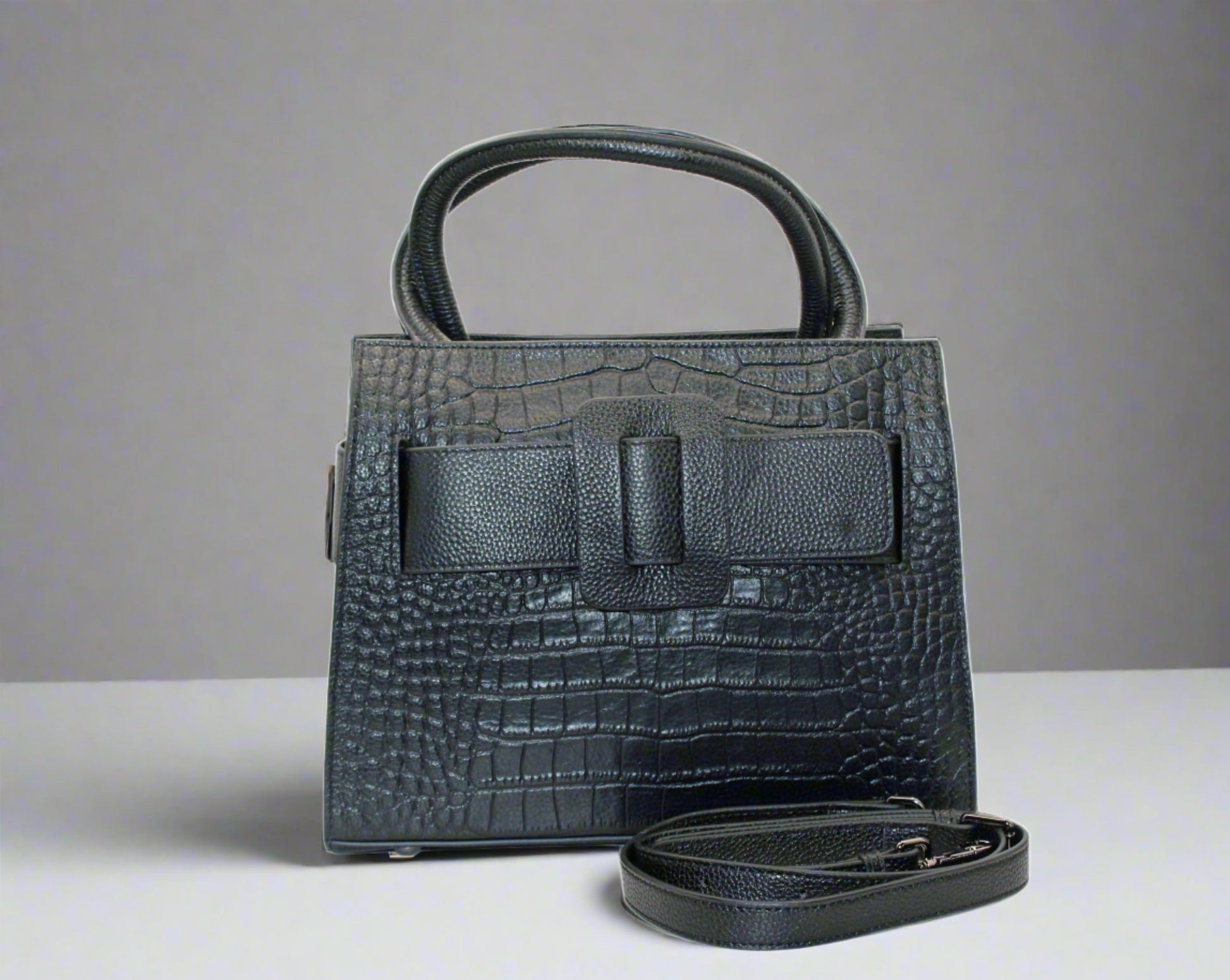 Crocodile-embossed bag, black leather  handbag 